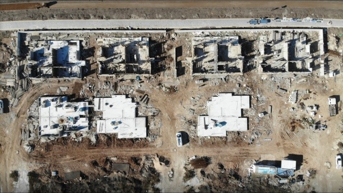מבט אווירי על אתר הקמה של פרויקט וילות בעתלית